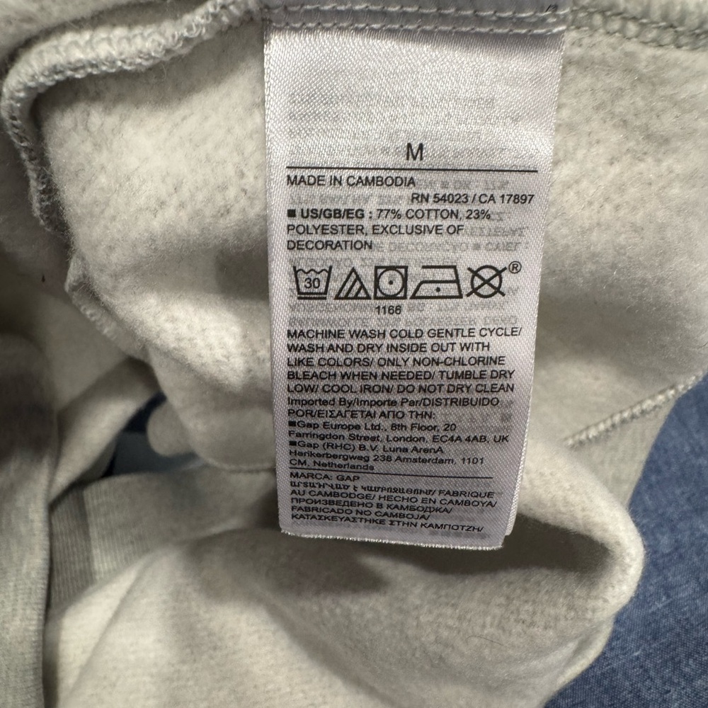 GAP Gray V-Neck Sweater Vest - Picture 6 of 12
